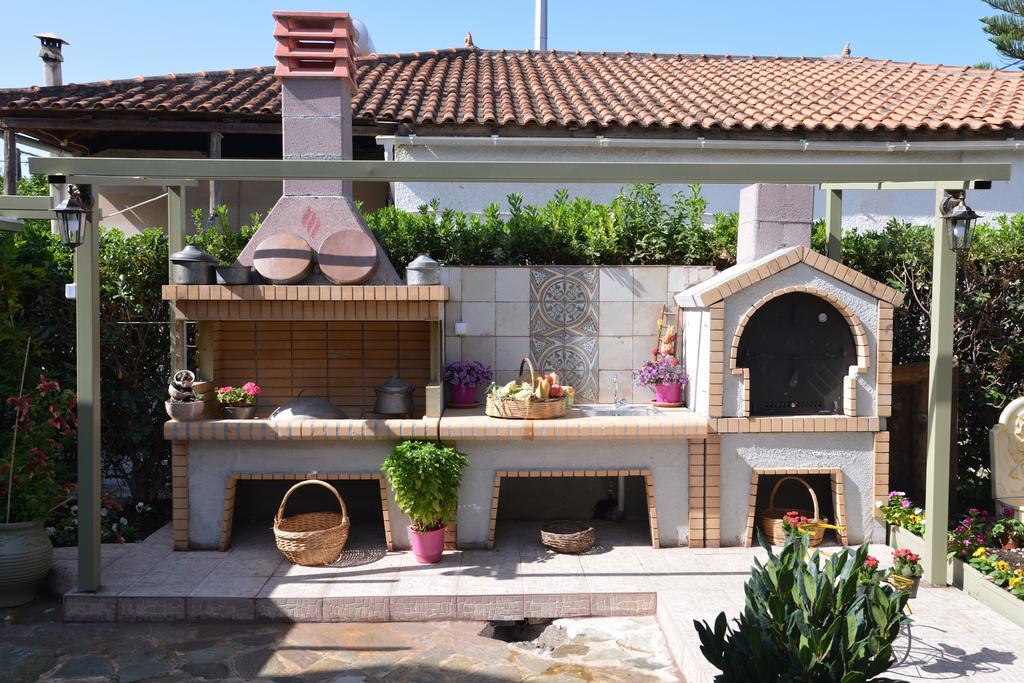 House With Big Garden Villa Corinth Buitenkant foto