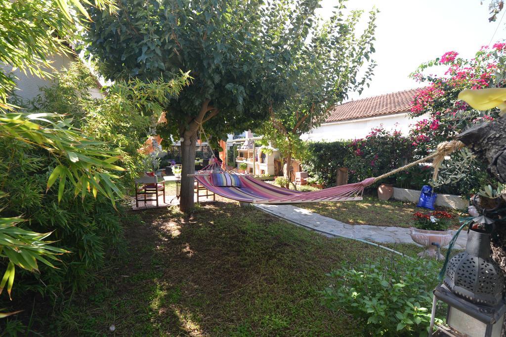 House With Big Garden Villa Corinth Buitenkant foto